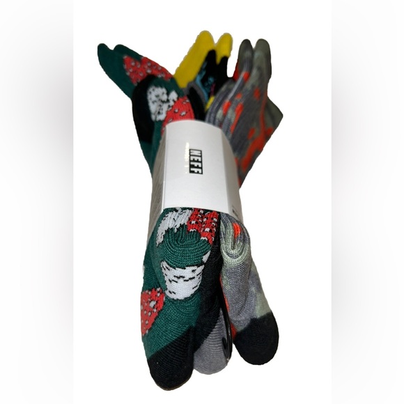 Neff Crew Socks 3 Pair Men 6-12 Multicolor w Mushrooms & Logo Skate Ride BMX NEW - Picture 6 of 12